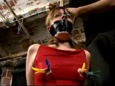 Insex – Molly’s Toe Stretch (Live Feed From June 9, 2001) Raw (Molly)